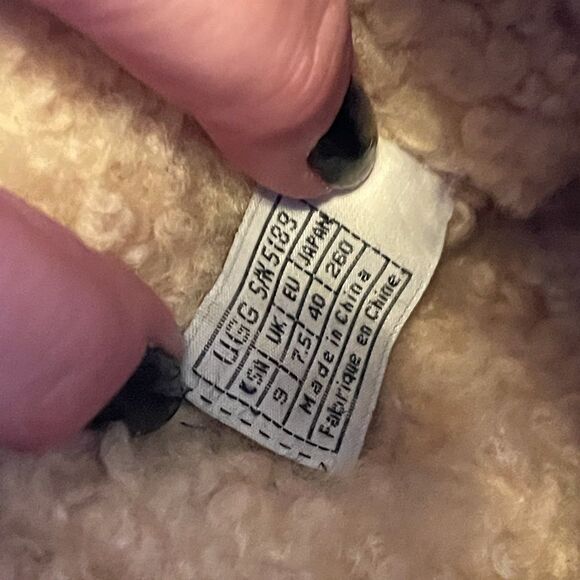 Ugg’s Ranier 5189 Limited edition Suede Eskimo boots sz 9 - Picture 9 of 11